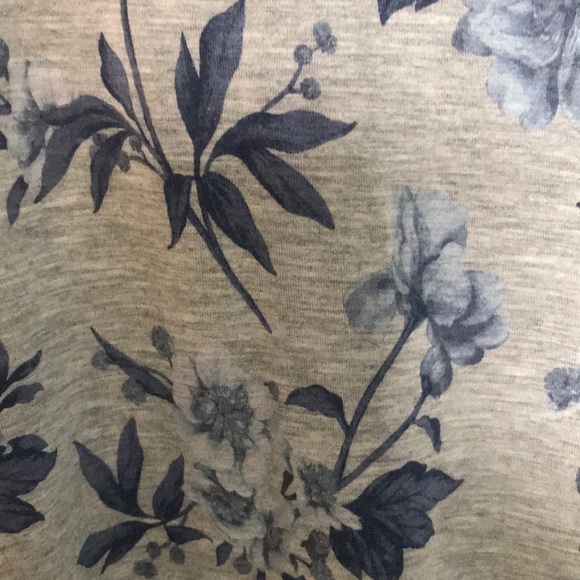 American Eagle Floral Tank - Picture 3 of 5